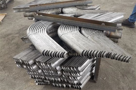 低温再热器内弯外弯防磨瓦