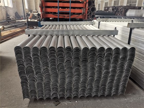 低再区域直管段防磨瓦