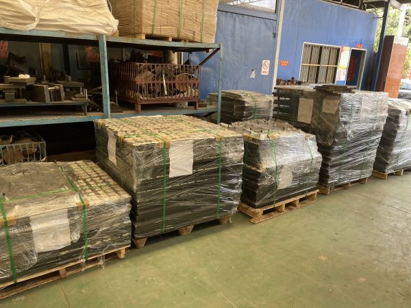 氧化铝耐磨陶瓷衬板 氧化铝耐磨陶瓷衬板